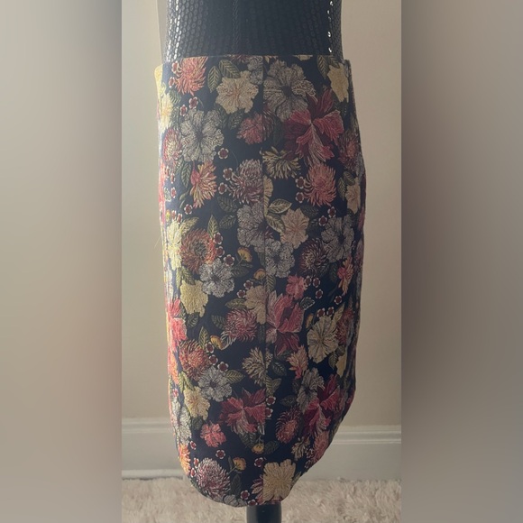 Loft Textured Floral Mini Skirt Size 6 - Picture 3 of 12